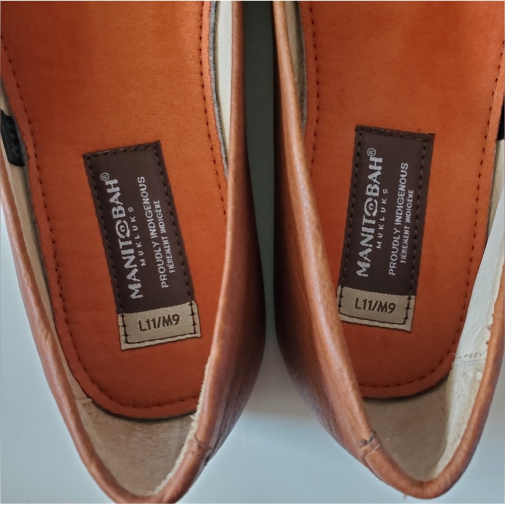 Manitobah Mukluks Earth Moccasins in Tobacco Womenโs Size 11 (fits like 10-10.5) - Picture 4 of 8